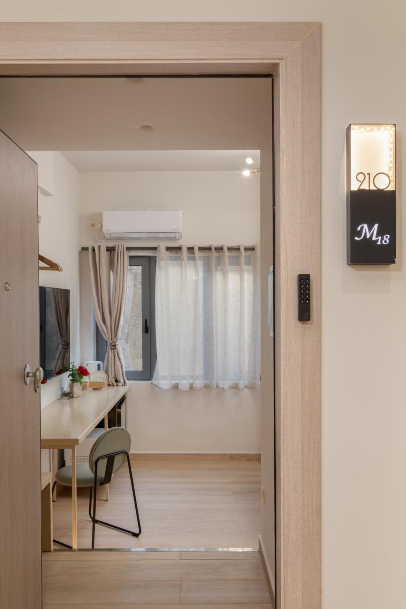 M18 Monastiraki Gems Athènes