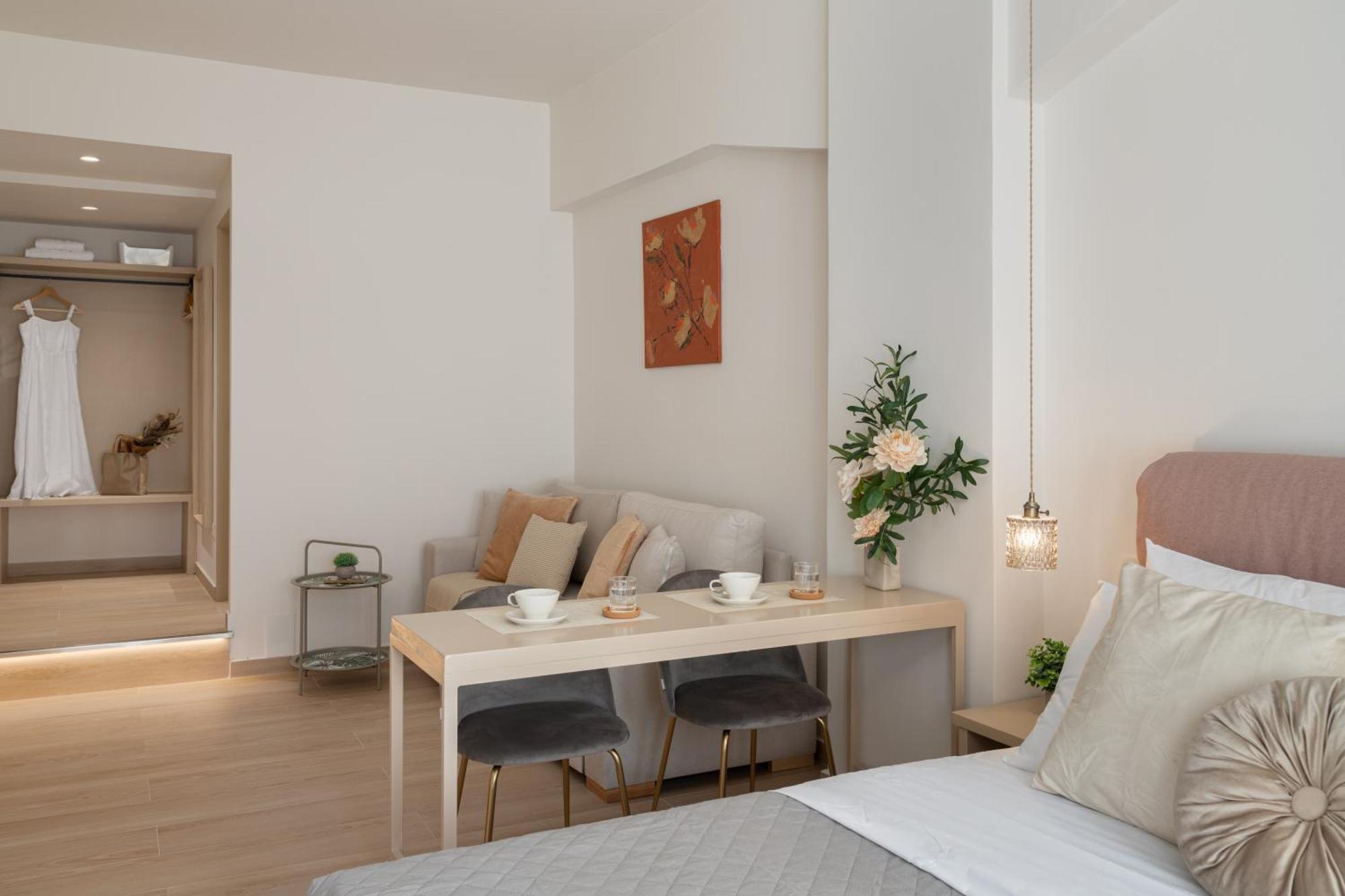 M18 Monastiraki Gems * Athènes