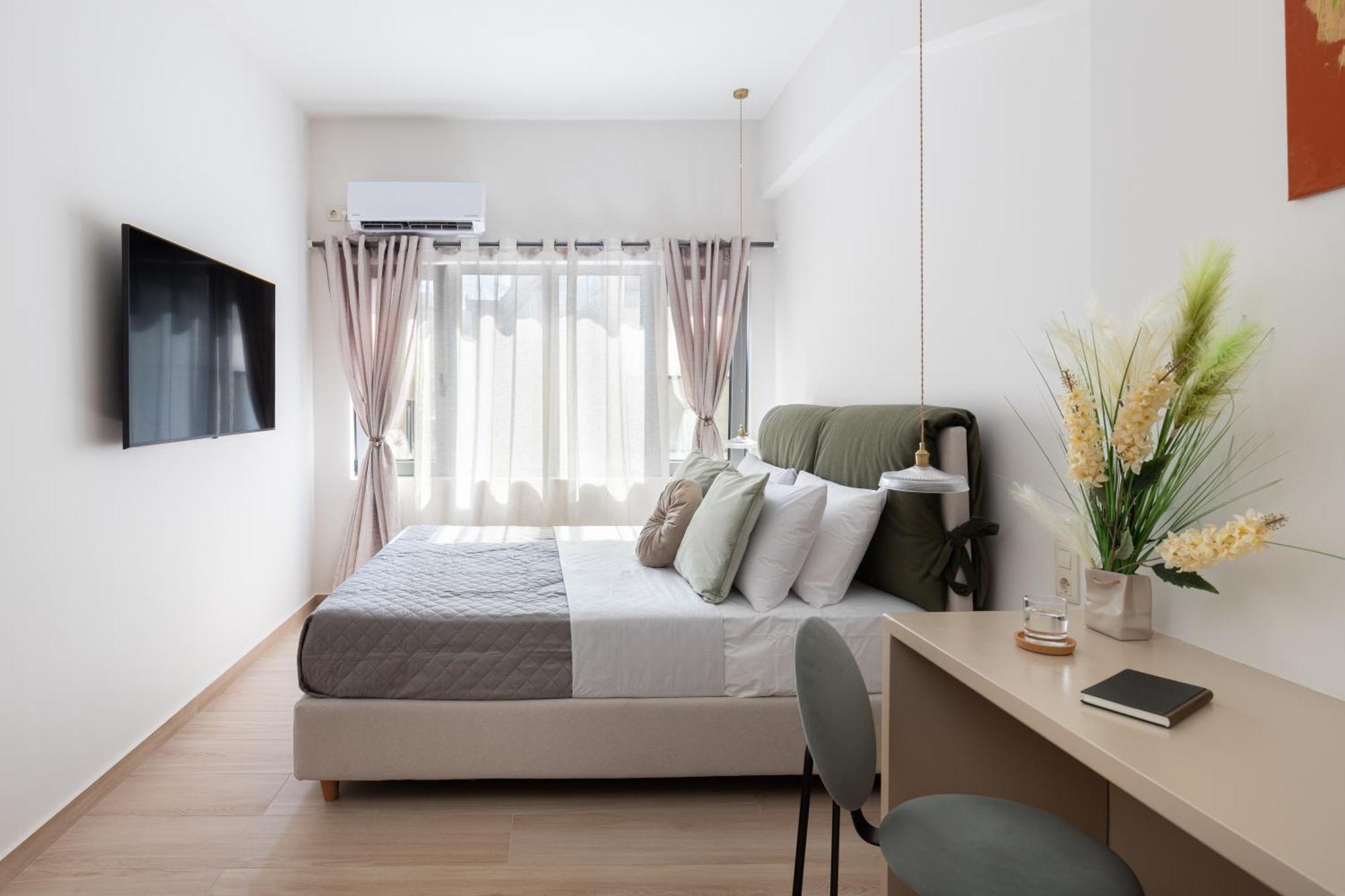 M18 Monastiraki Gems * Athens