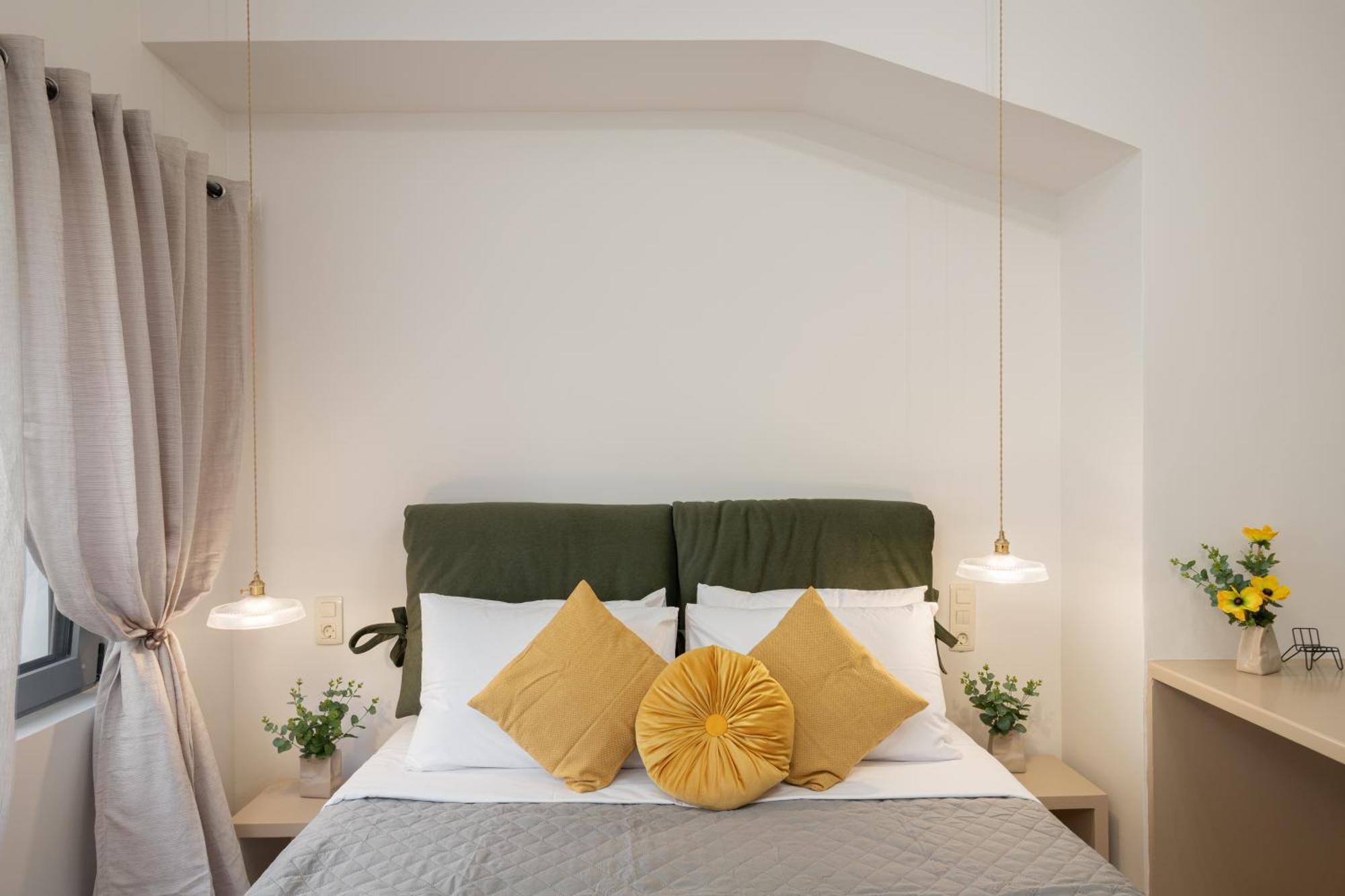 M18 Monastiraki Gems * Athens